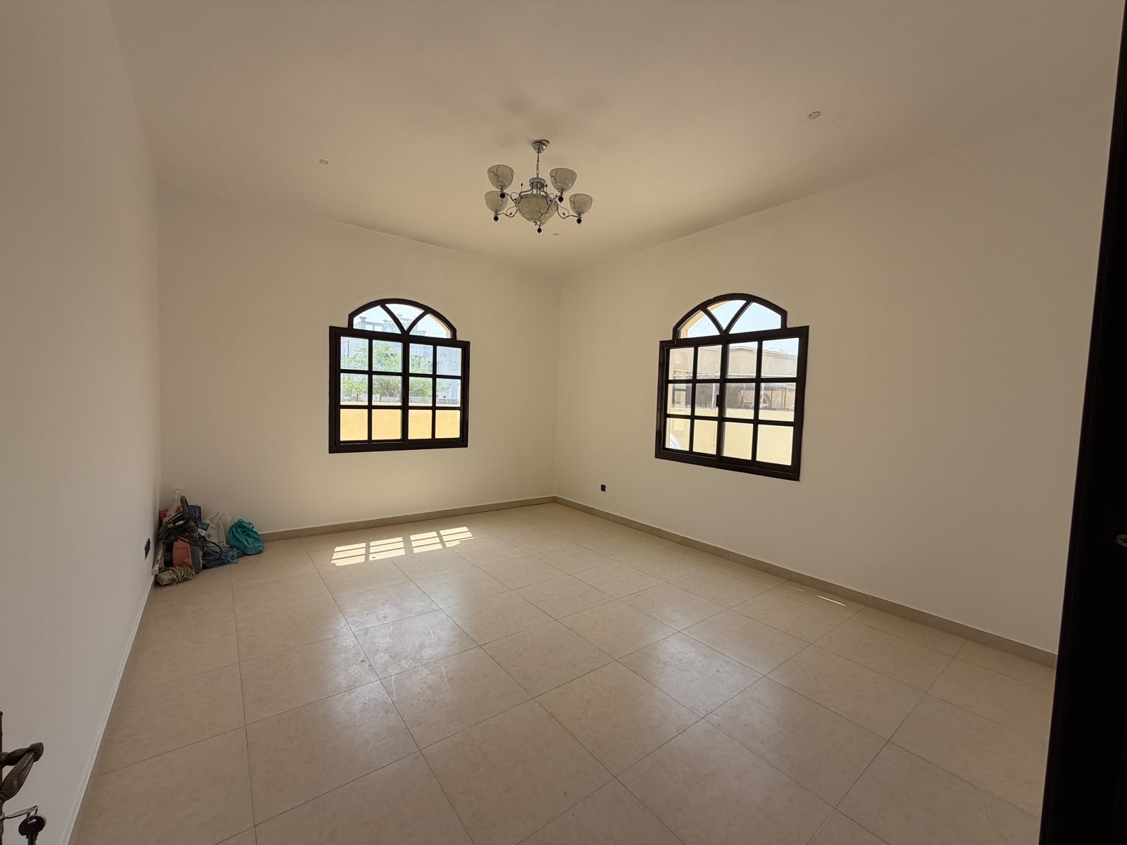 4 bedroom villa for rent in khuzam 