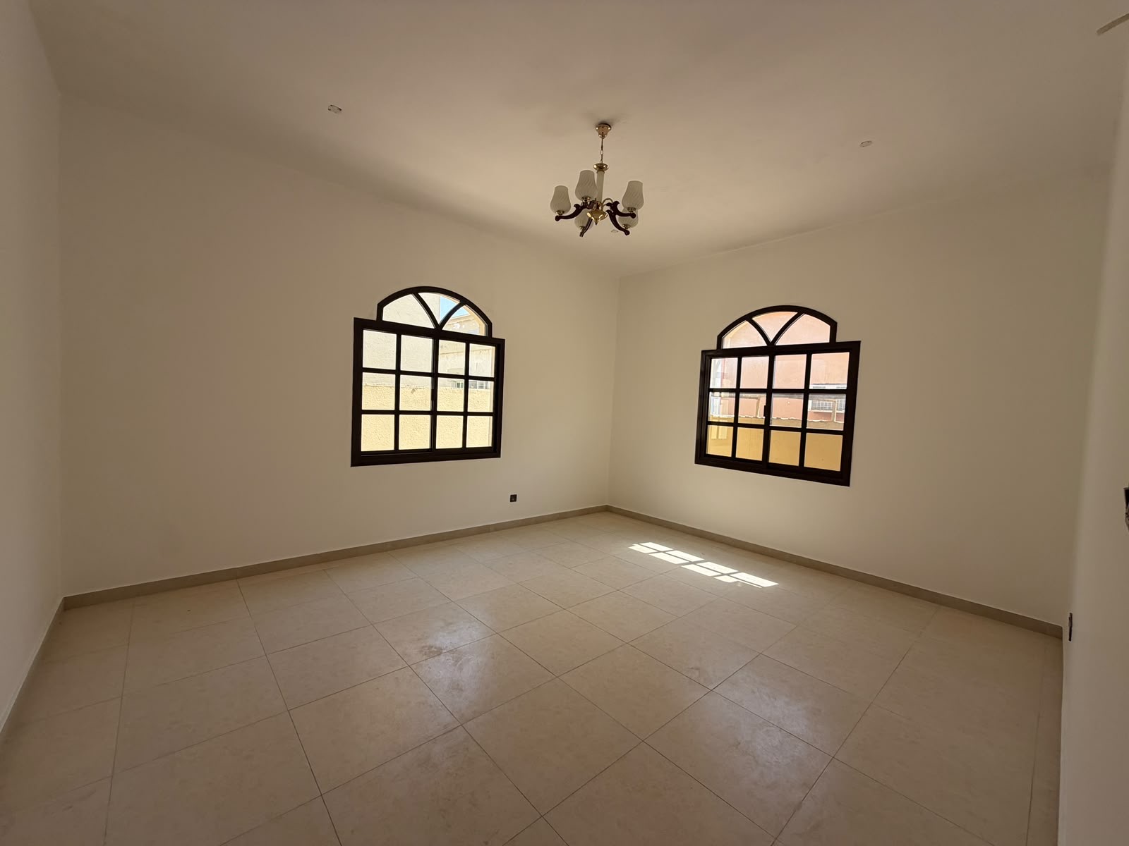 4 bedroom villa for rent in khuzam 
