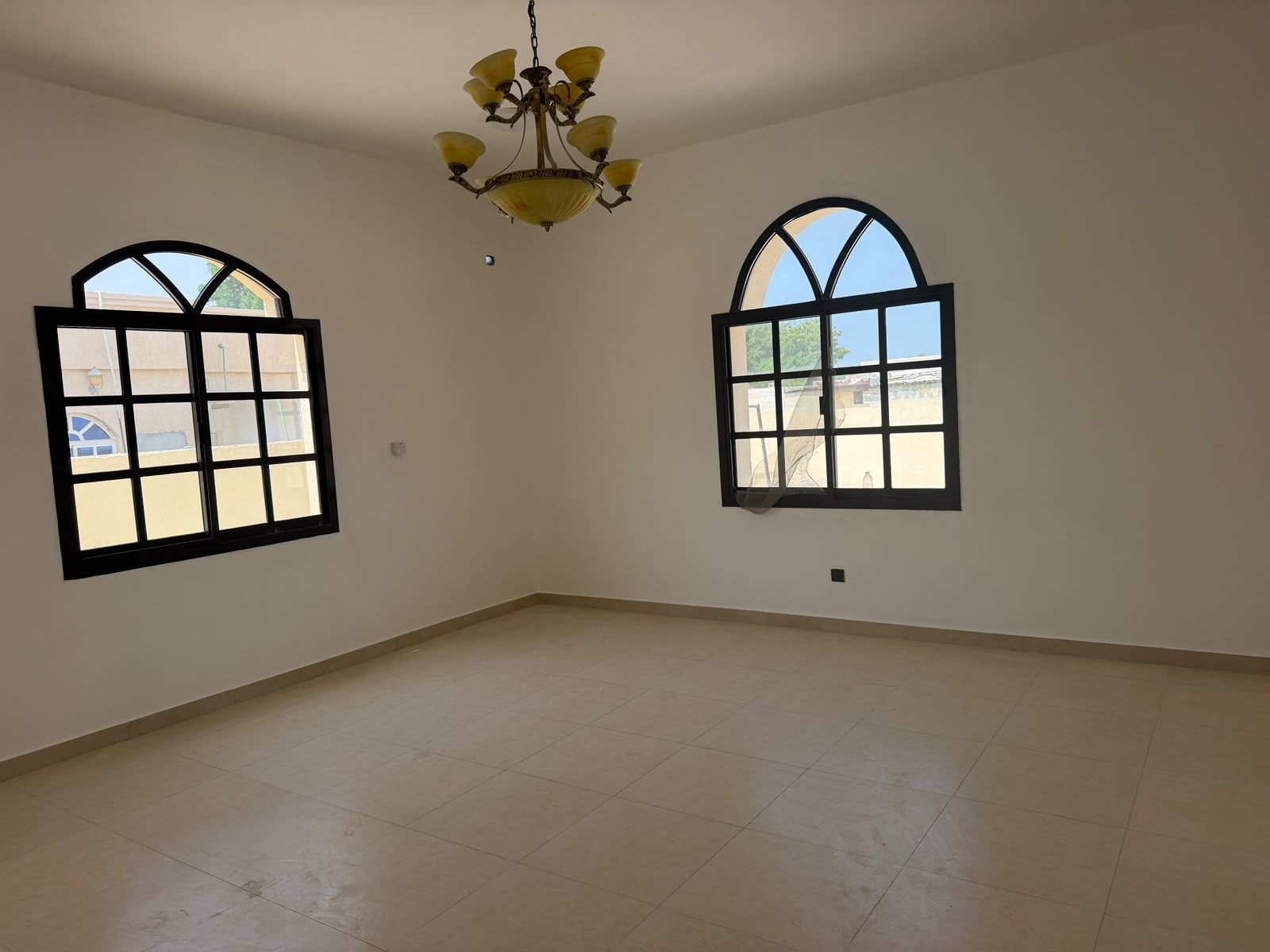 4 bedroom villa for rent in khuzam 